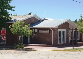 Se puede abonar en Coopersive con Tarjetas de débito o crédito.