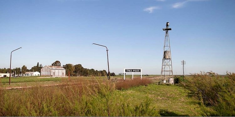 7 de enero Aniversario de la localidad de Tres Picos.