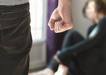 "No respeta ni a la policía y la va a terminar matando". María de los Angeles Rojas.