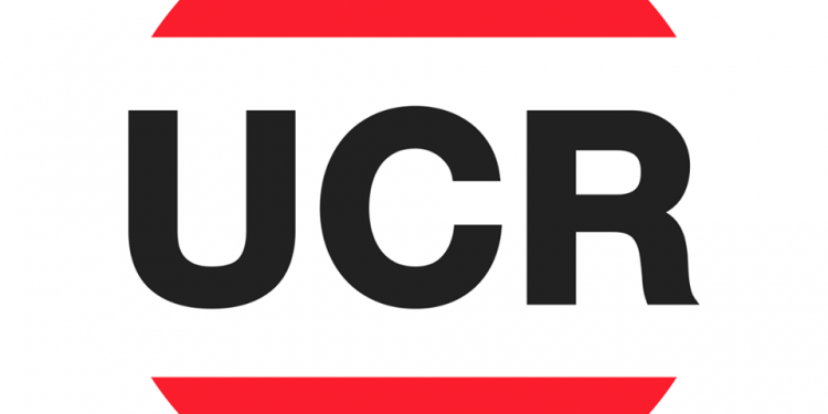 Reunión y Cena en el comité de la UCR.