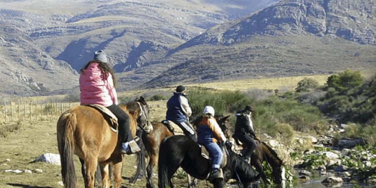 Turismo en la Comarca: Problemática, proyectos, nuevos objetivos y desarrollo del sector que moviliza casi el 40% de la economía del distrito.