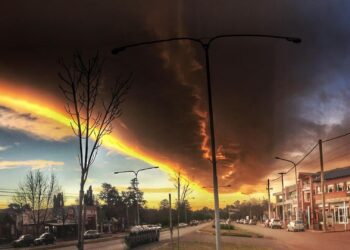 Sierra de la Ventana: Una gran nube asombró a los vecinos esta tarde.