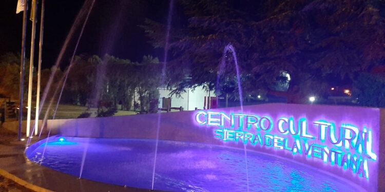 Sierra de la Ventana: Un grupo de vecinos junto al municipio reacondicionaron el portal y fuente del Centro Cultural