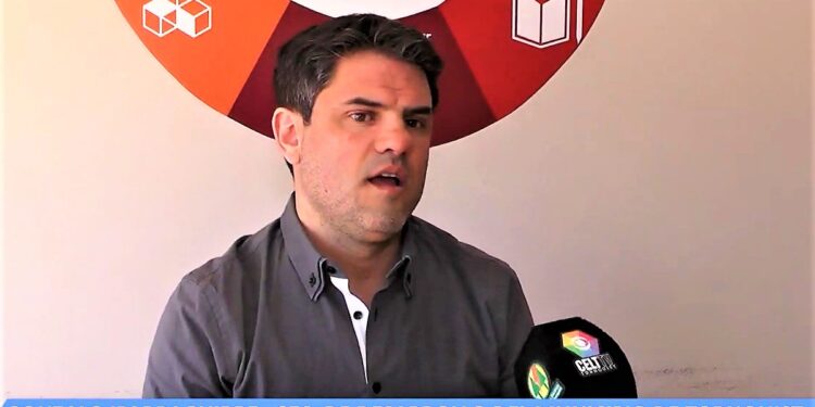 «Desde el Municipio y la oficina de empleo queremos colaborar para la gente que no tiene laburo y darle al empleador el recurso humano que necesita.»