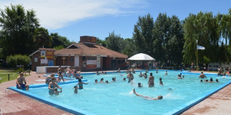 Sierra de la Ventana: Llaman a licitación para la concesión de la cantina en las piletas municipales.