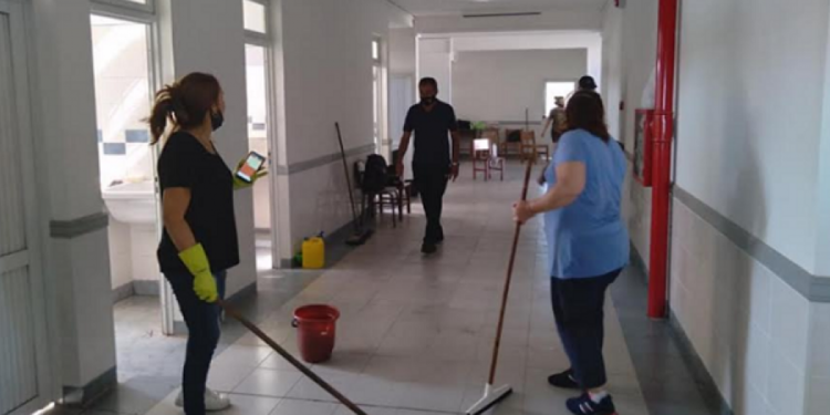 Exposición listado provisorio porteros y peones de cocina