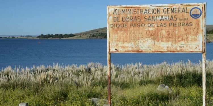 Robaron a mano armada a un pescador en el dique Paso de las Piedras.