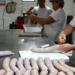 Comienza un taller práctico de elaboración de embutidos