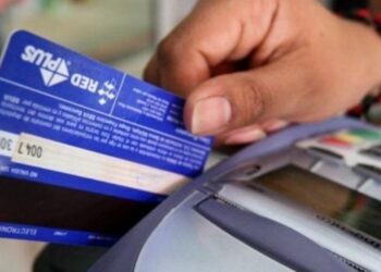 AFIP extiende el reintegro de 15% para compras con tarjeta de débito