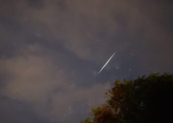 Luces en el cielo: Avistamientos que llaman la atención de los habitantes de la comarca y toda la región.