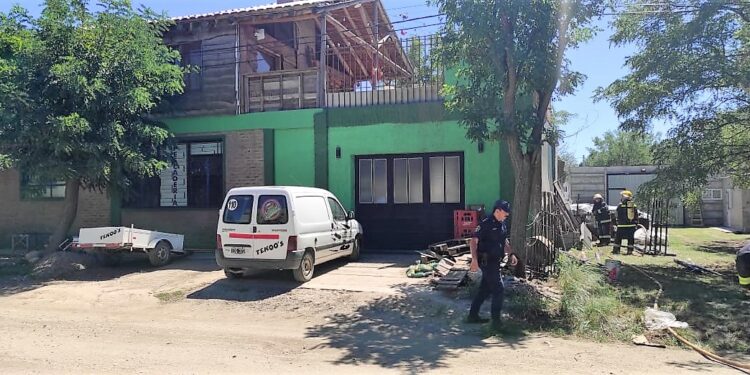 Sierra de la Ventana: Incendio en rotisería de un supermercado.