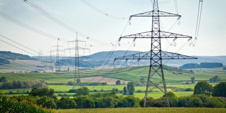 El ENRE rechazó las cifras presentadas por Edesur y Edenor en la audiencia pública