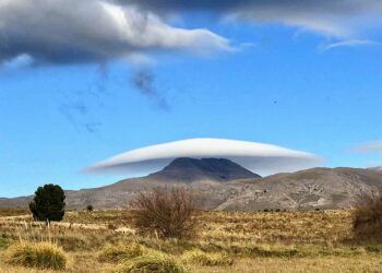 Una nube en forma de sombrero sobre el Tres Picos causó furor en la Comarca.