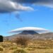 Una nube en forma de sombrero sobre el Tres Picos causó furor en la Comarca.
