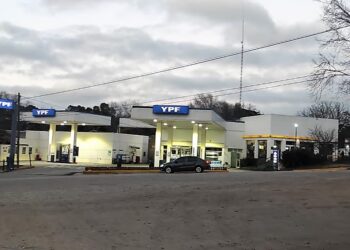 Finde largo: No habrá restricciones en vender combustible a autos y camionetas en la comarca.