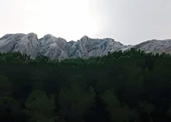 El Cerro Ventana amaneció nevado.