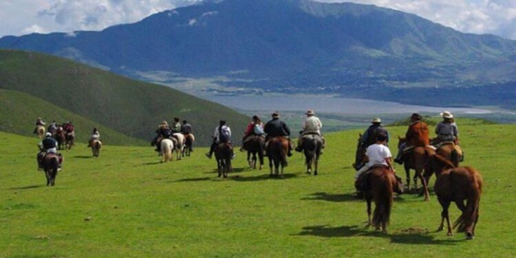 Yanina Martínez: La «recuperación notable del turismo», la Asamblea del CFT y el PreViaje 3