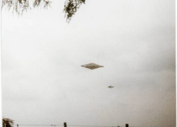 Desclasifican la fotografía más real de un OVNI hasta la fecha tras 30 años de ocultarla