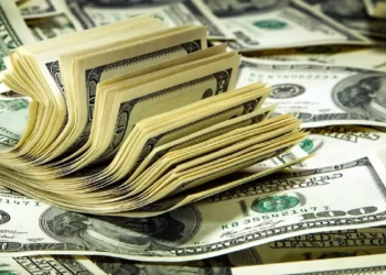 Se desplomó el dólar blue: hoy cotizó 270 pesos