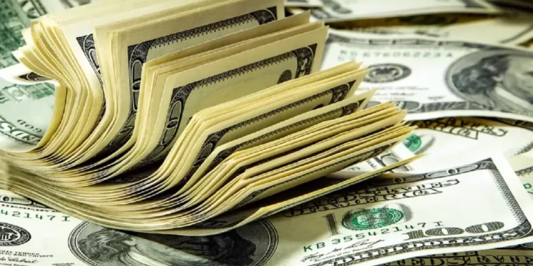 Se desplomó el dólar blue: hoy cotizó 270 pesos