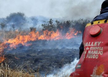 Córdoba y Catamarca se suman a los focos de incendios que ya afectan a siete provincias