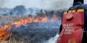 Córdoba y Catamarca se suman a los focos de incendios que ya afectan a siete provincias