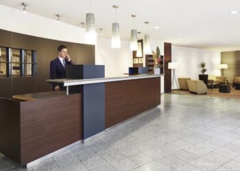 Se busca recepcionista para complejo hotelero en Sierra de la Ventana