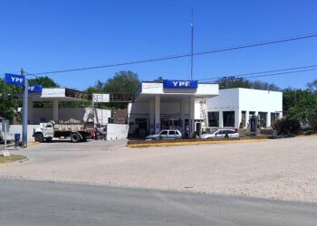 La YPF Don Juan amplía sus servicios y atención a vecinos y turistas con su remodelación.