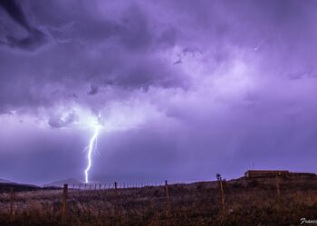 Fuertes tormentas eléctricas y lluvias durante el fin de semana en la comarca serrana.