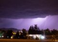 Lluvias, intensa actividad eléctrica y granizo pasaron por la comarca.