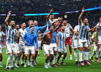 Argentina enfrenta a Croacia en busca de su sexta final mundialista