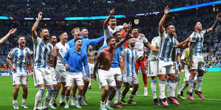Argentina enfrenta a Croacia en busca de su sexta final mundialista