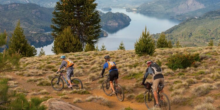 Los destinos turísticos del país prevén un verano con alta demanda de reservas
