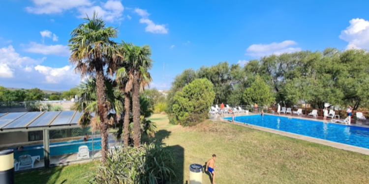 “La costa se llevó todo el turismo”