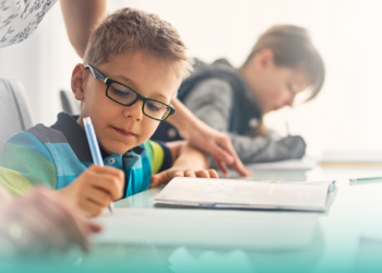 ¿Cómo detectar la miopía en nuestros hijos? – Novar