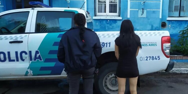 Hieren a un joven a cuchillazos en Bahía Blanca y por el ataque detienen a su expareja