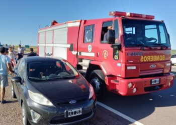 Se rozaron un auto y una camioneta en la RN 33 y cruce con la 76. No hubo heridos