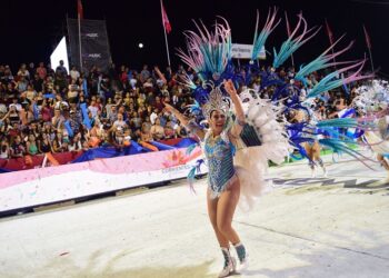 Los turistas gastan $10.000 promedio por noche en los carnavales de Gualeguaychú y Corrientes