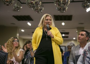 Carrió confirmó que será candidata presidencial, mientras que Negri apura a Macri para que se defina