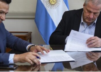 Perczyk firmó convenios con cuatro provincias para que más escuelas primarias sumen horas de clase