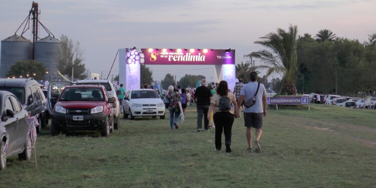 Te mostramos en video la primer jornada de la Fiesta de la Vendimia en Saldungaray