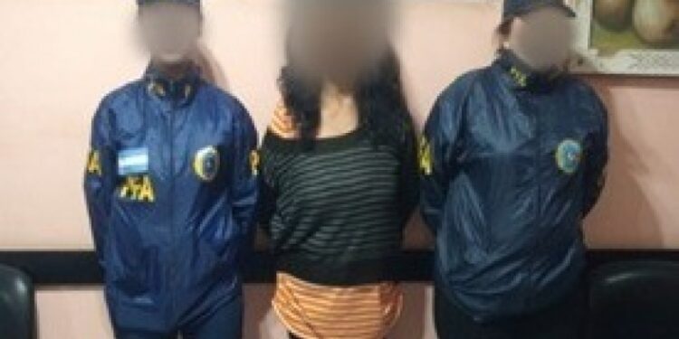 Detienen en el gran Buenos Aires a una falsa médica por ejercicio ilegal en varias especialidades