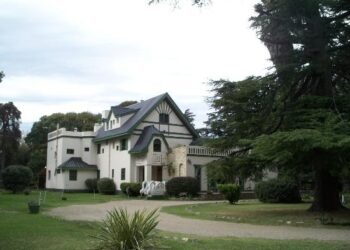 Sería inminente el desalojo de la escuela El Junquero