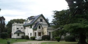 Sería inminente el desalojo de la escuela El Junquero