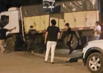 Suspenden la licencia a camionero que intentó chocar un boliche tras enojarse por precio del whisky