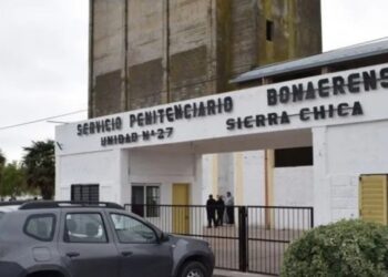 Se fugan en una camioneta dos presos de una cárcel de Sierra Chica