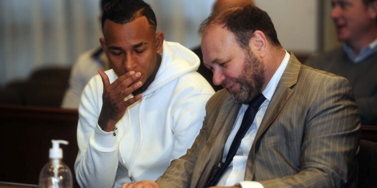 Tras la condena por violencia, elevan a juicio la causa contra Villa por abuso sexual de una joven