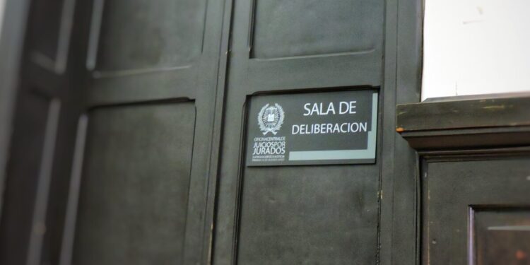 Juicio por jurados: Juzgan a un hombre acusado de abusar de sus dos hijas menores de edad