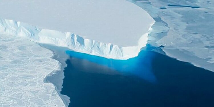 En Antártida se desprendió un pedazo de hielo del tamaño de la Argentina