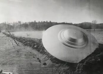 Un ufólogo italiano aseguró que el primer accidente de un OVNI del mundo ocurrió en Italia en 1933 y Mussolini buscó ocultarlo